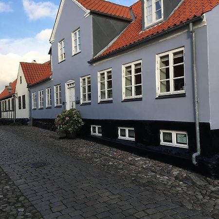 Ebeltoft Centrum Apartment Bagian luar foto